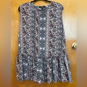 EUC Lucky & Blessed Floral Print Long Boho Sleeveless Top. Women’s size Large.